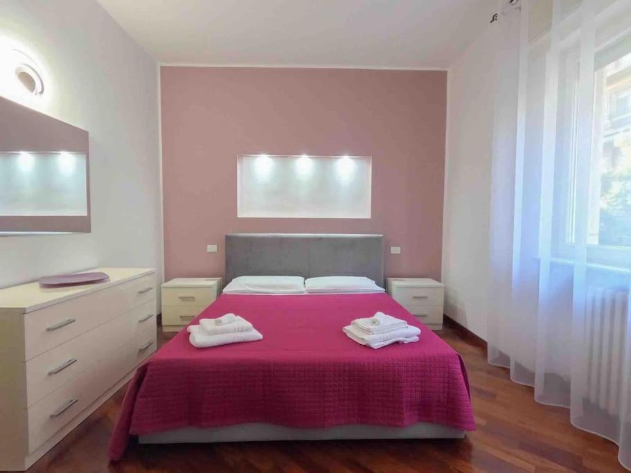 Appartamento Grazioso Con Parcheggio Privato Piacenza Exterior photo