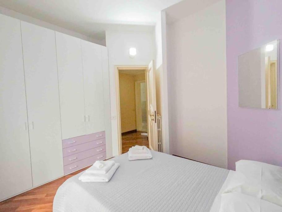 Appartamento Grazioso Con Parcheggio Privato Piacenza Exterior photo