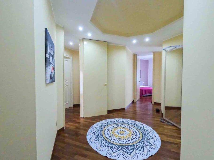 Appartamento Grazioso Con Parcheggio Privato Piacenza Exterior photo